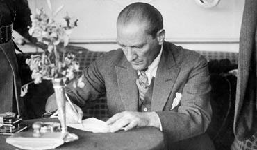 Atatürk için ne dediler